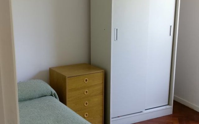 Private room, bright, excellent location - Picture 5