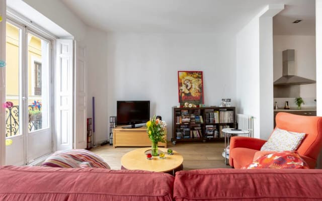 gran habitación privada con baño