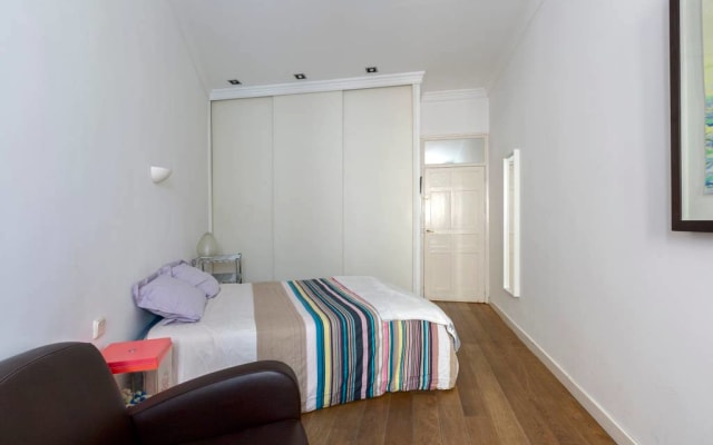 gran habitación privada con baño