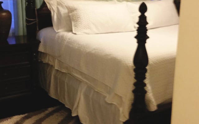 Private room in quiet neighborhood