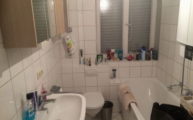 Gemeinsames Zimmer und Wohnung zur (fast) alleinigen Nutzung