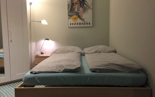 Chambre calme dans le quartier animé de Schöneberg