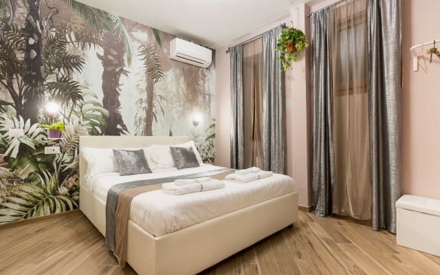 Urbana Little Suites