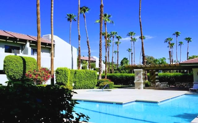 Grazioso appartamento con 2 camere da letto con piscina e vista sulle...