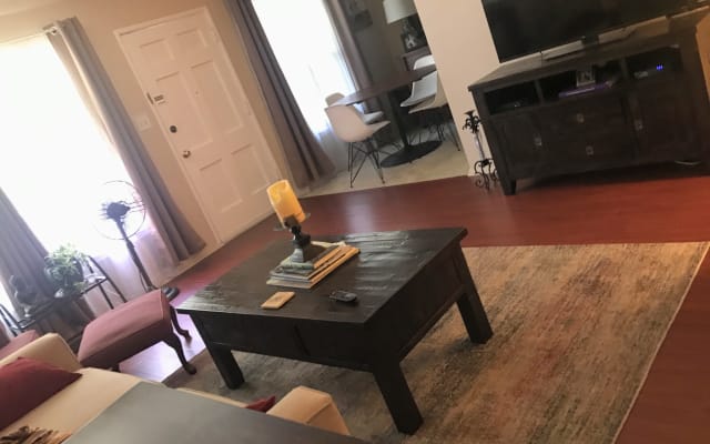 Partager un appartement avec 1 chambre et 1 salle de bain au coeur de...