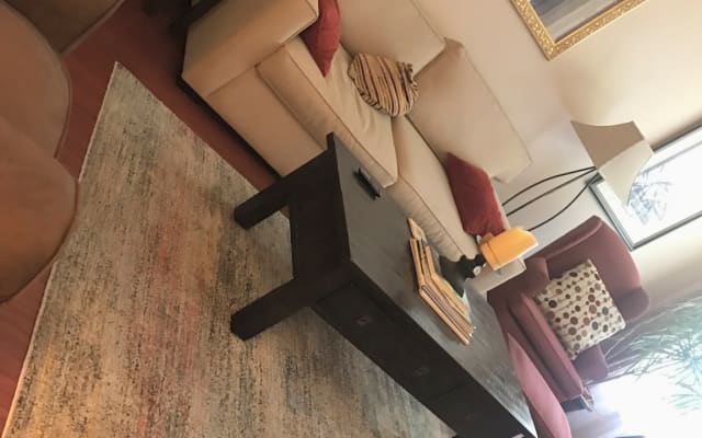 Partager un appartement avec 1 chambre et 1 salle de bain au coeur de...