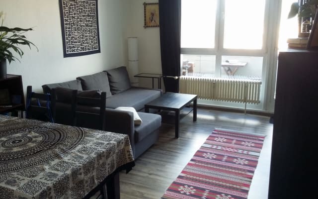 geräumig, hell, stilvoll ~ ZIMMER im 6. Stock eines Neuköllner Lofts