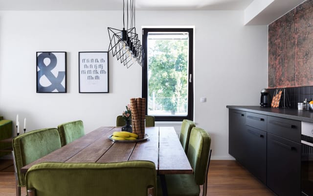 Appartement élégant à INVALIDOVNA avec terrasse et parking