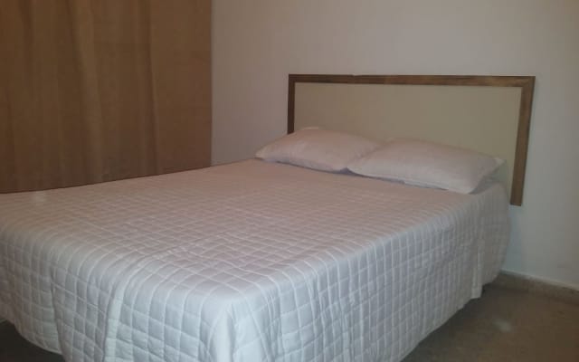 La Cruz de Colon Guest House W/ Air Conditioning