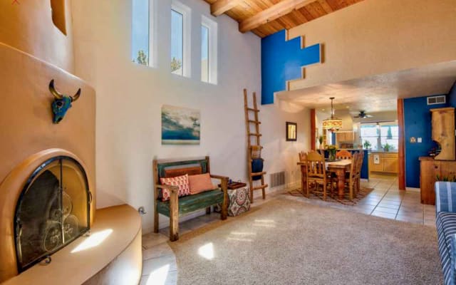 Private Bed/Bath/Entrance in Traditional NM Style West ABQ House