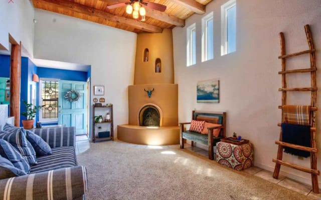 Private Bed/Bath/Entrance in Traditional NM Style West ABQ House