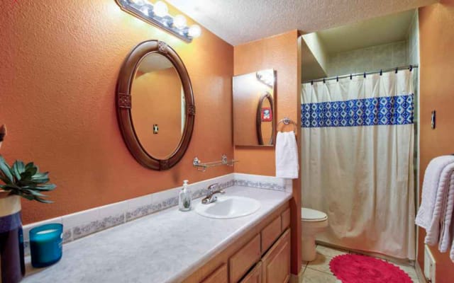 Private Bed/Bath/Entrance in Traditional NM Style West ABQ House - Picture 6