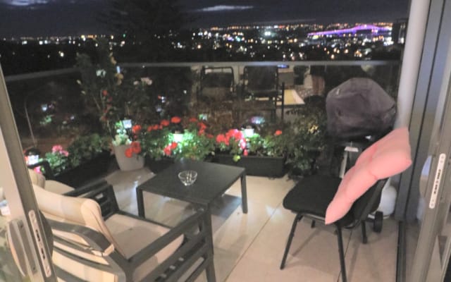 Splendida vista sulla città, appartamento moderno e confortevole...