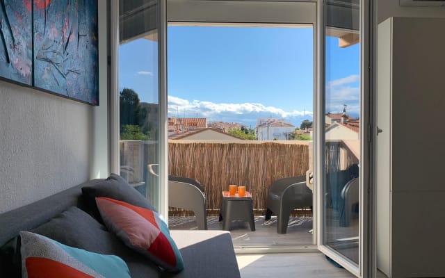 Studio de charme avec climatisation, balcon et parking