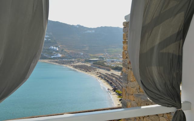 CASA DE 3 DORMITORIOS JUNTO A LA PLAYA CON VISTAS AL MAR