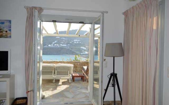 3 BEDROOM HOUSE BY THE BEACH WITH SEA VIEW - Picture 10