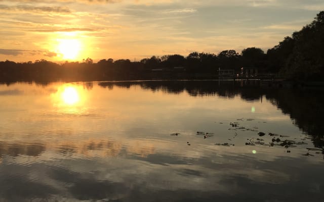 Kenny And Gal's listing on misterb&b - Lake outside the studio 