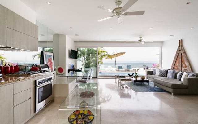 REQUINTADA PENTHOUSE DUPLEX À BEIRA-MAR COM PISCINA PRIVADA