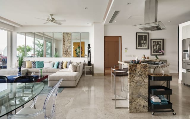 REQUINTADA PENTHOUSE DUPLEX À BEIRA-MAR COM PISCINA PRIVADA