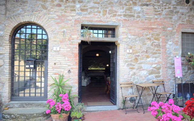 Un appartement confortable dans un village italien médiéval