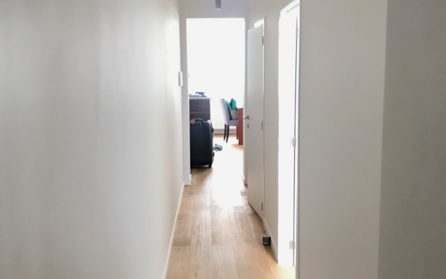 Room in an apartment renovated near metro art and law