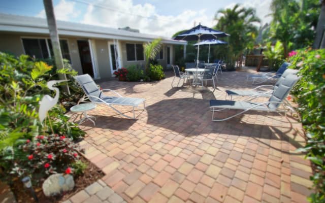 1 Bedroom Suite w/Queen bed - Boutique Hotel Centrally Located -