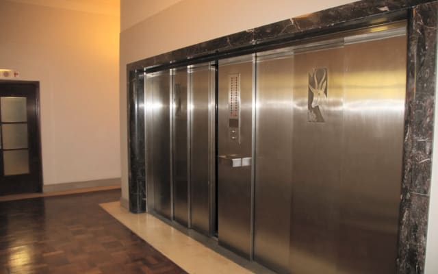 Designer Art Deco Apartment - Picture 19