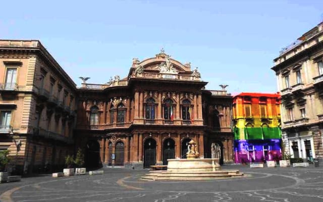 TEATRO DELL'OPERA DI TOM