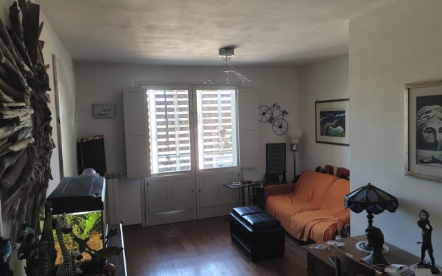 Chambre dans un appartement à 4 km du centre ville. Fkk