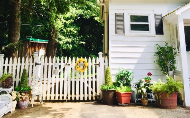 The Oliver Wendell Holmes Guest Cottage Holmesdale
