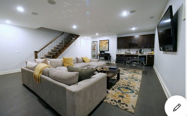 Clothing optional Chicago garden level in-law suite  - Picture 8