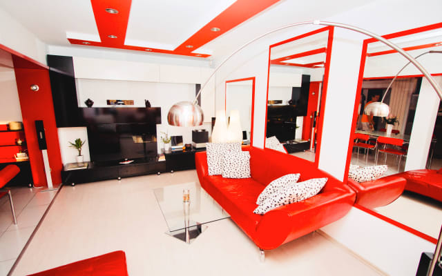 Angolo rosso Moderno | Spazioso | Centrale