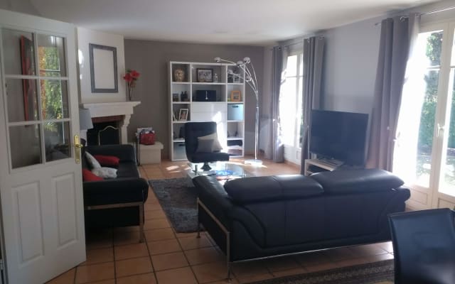 Quiet house in residential area