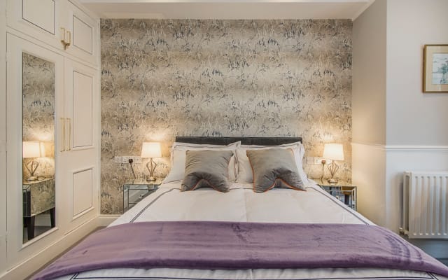 Large Room in Smartly Remodelled Flat, Vauxhall Park, London Zone1