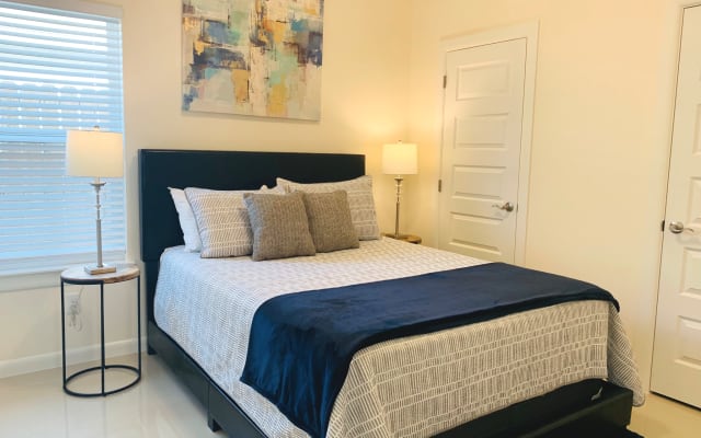 Best Location - Close to Mall - Luxury Living