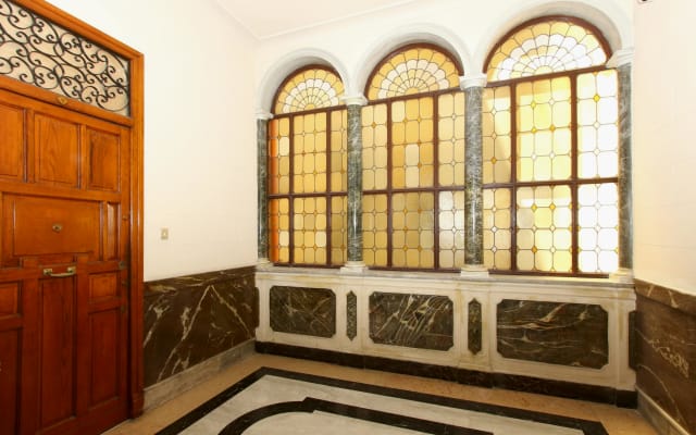"The houses of yesteryear" central studio apartment
