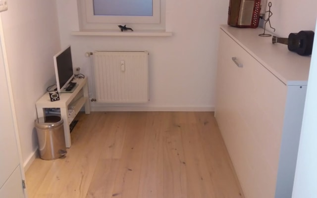 Small modern room close to the city centre