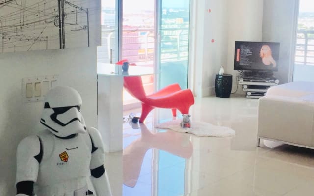 Prívate bédroom &bath in luxury condo  - Picture 3