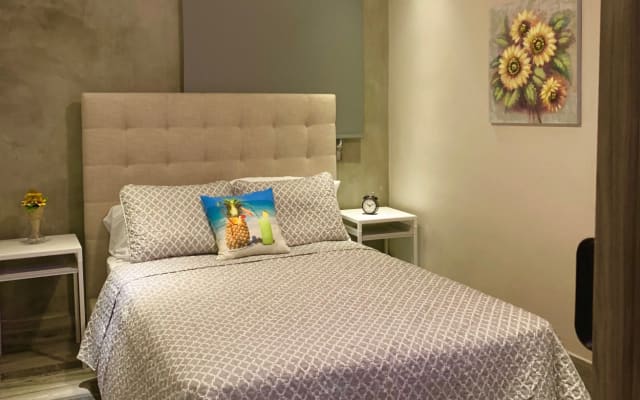 Tapia Haus 103, Apartamento de un dormitorio, Las Quenepas 5 mins a la 