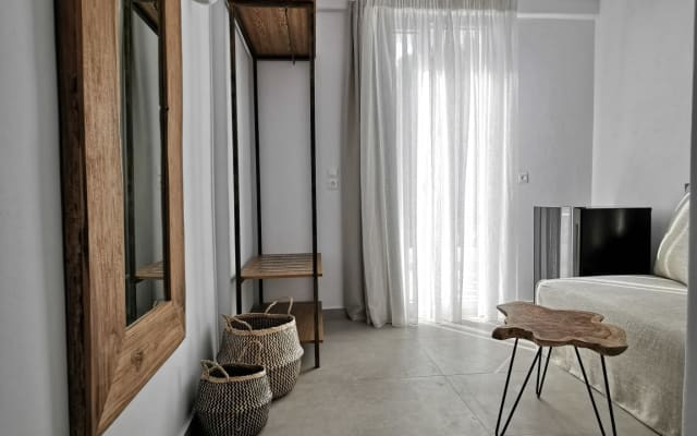 Sofos Suites Mykonos (1 bedroom with separate living room)