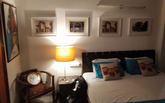 Bella camera da letto con bagno privato DownTown