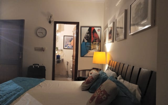 Bella camera da letto con bagno privato DownTown