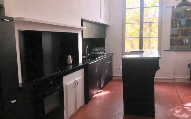 Schöne 3-Zimmerwohnung 83 m2 auf schönem Platz im Herzen von Aix