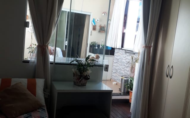 Chambre et salle de bain de la suite