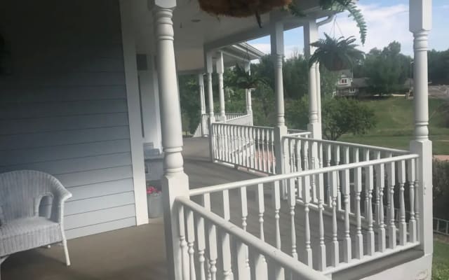 Gorgeous Victorian with Private Rooms for Rent - Picture 5