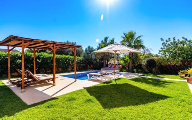 Suite principale dans une villa de luxe à proximité de la plage de Gay