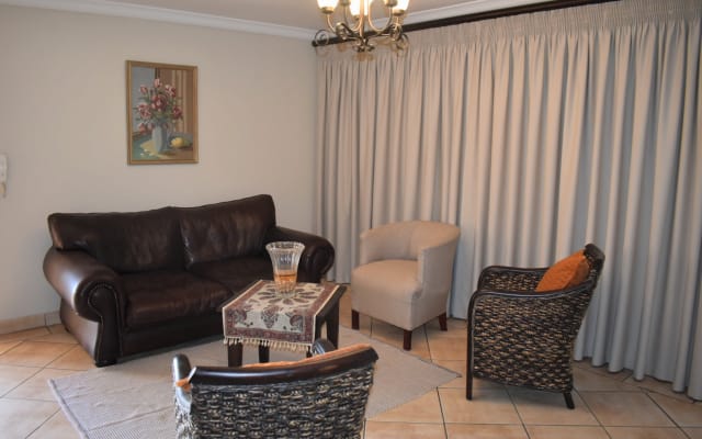 Soeteweide North B&B - Budget Dble Room 7 (bathroom not in room)