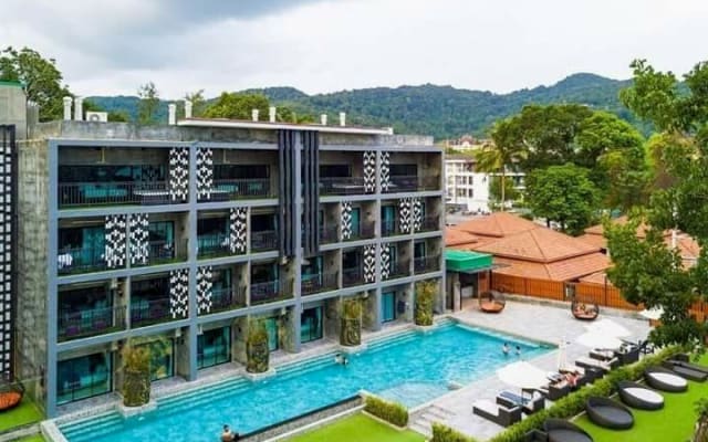 Maneetel Beachfront Resort