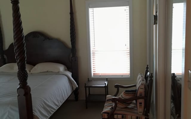 se alquila habitación
