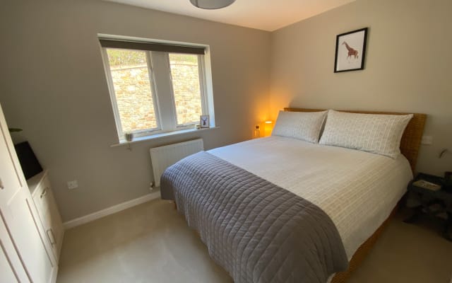 Chambre à coucher avec salle de bain dans le domaine de Stoke Park